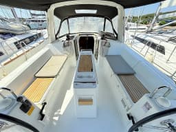 Oceanis 38.1 in Sukošan / D-Marin Dalmacija Marina thumbnail 9