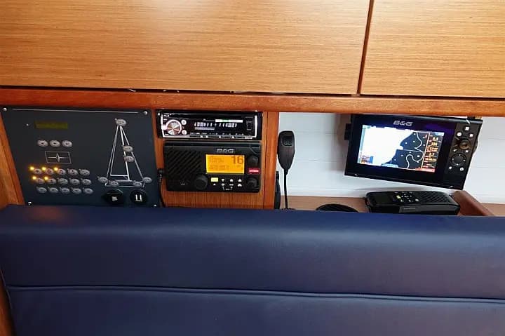 Bavaria Cruiser 34 in Sardinia / Portisco / Marina di Portisco - Photo 5