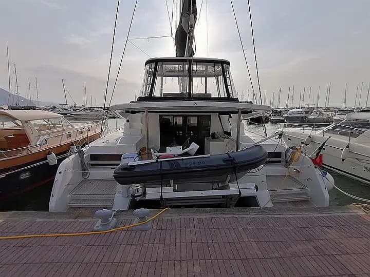 Lagoon 50 in Castellammare di Stabia / Marina di Stabia - Photo 4