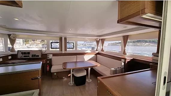 Lagoon 450 Fly in Ibiza / Sant Antoni de Portmany Port - Photo 3