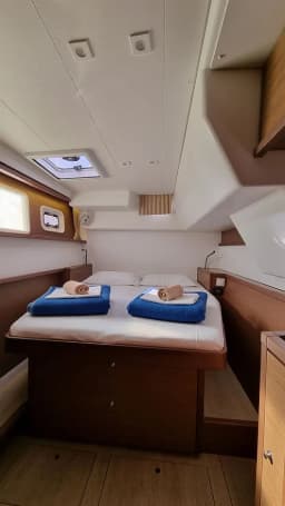 Lagoon 450 Fly in Ibiza / Sant Antoni de Portmany Port thumbnail 8