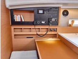Sun Odyssey 410 in Lefkada / D-Marin Marina Lefkas thumbnail 5