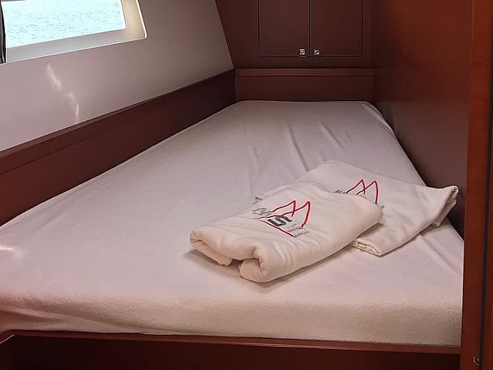 Oceanis 45 in La Spezia / Porto Mirabello - Photo 4