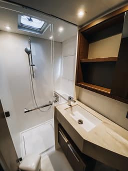 Lagoon 46 in Athens / Alimos Marina thumbnail 14
