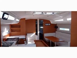 Sun Odyssey 410 in Mallorca / Palma de Mallorca / La Lonja Marina Charter thumbnail 2