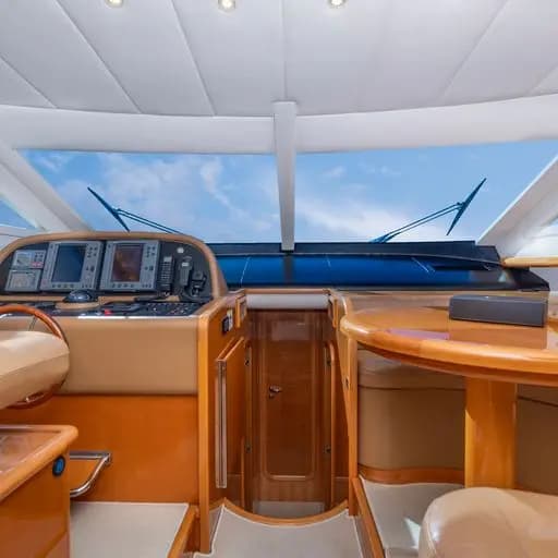 Uniesse 55 in Palaio Faliro / Flisvos Marina - Photo 5
