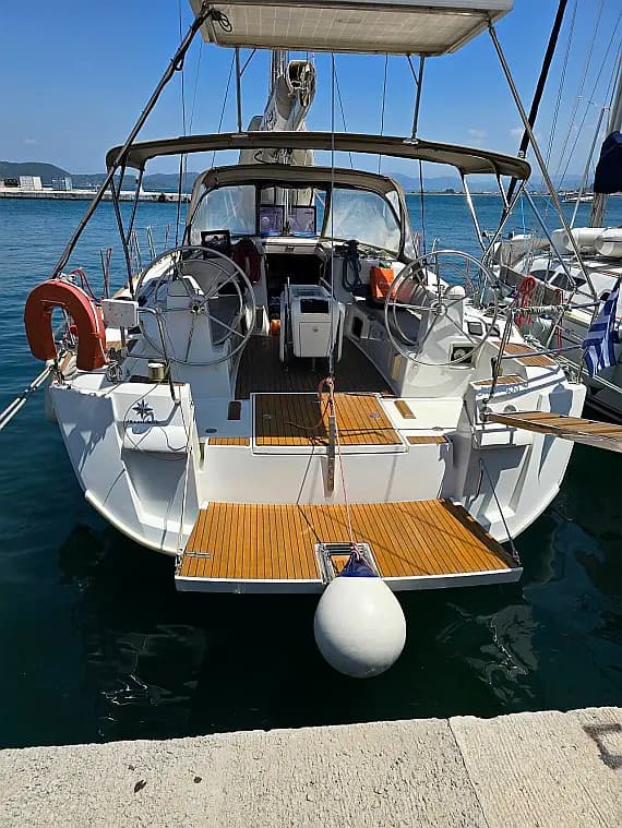 Sun Odyssey 469 in Athens / Alimos Marina - Photo 1