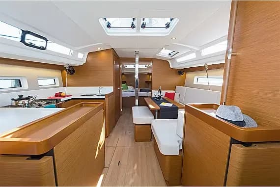Sun Odyssey 440 in Rhodes New Marina - Photo 3
