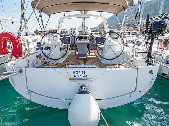 Oceanis 41.1 in Lefkada / Nikiana Marina - Photo 1