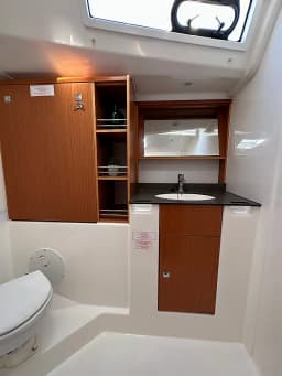 Bavaria Cruiser 51 in Sukošan / D-Marin Dalmacija Marina thumbnail 14