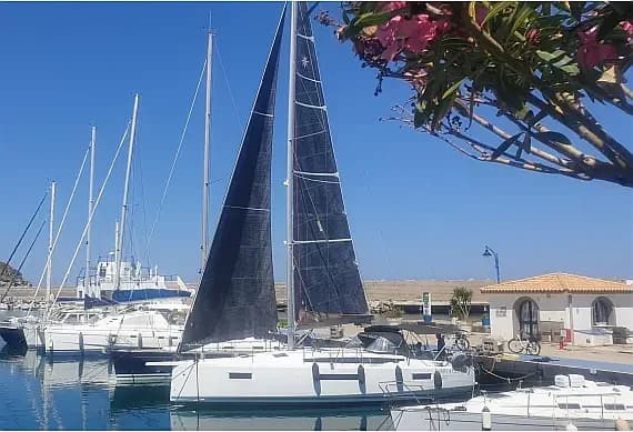 Sun Odyssey 410 in Tropea / Porto di Tropea - Photo 1