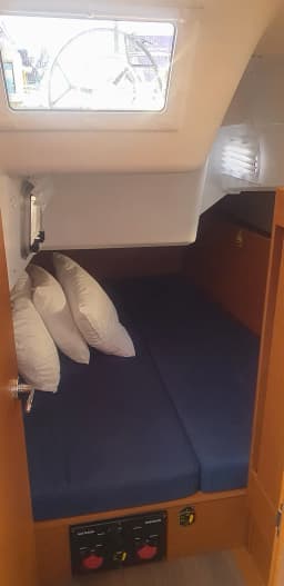 Sun Odyssey 410 in Tropea / Porto di Tropea thumbnail 12