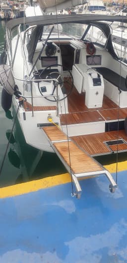 Sun Odyssey 410 in Tropea / Porto di Tropea thumbnail 7
