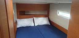 Sun Odyssey 410 in Tropea / Porto di Tropea thumbnail 9