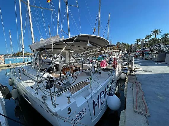 Oceanis 51.1 in Faial / Horta Marina - image 1