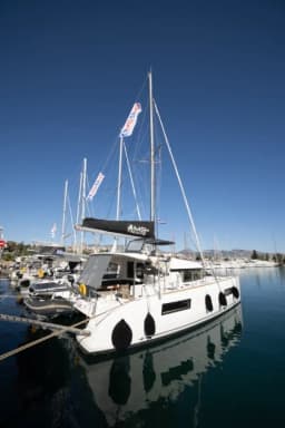 Lagoon 40 in Athens / Alimos Marina thumbnail 6
