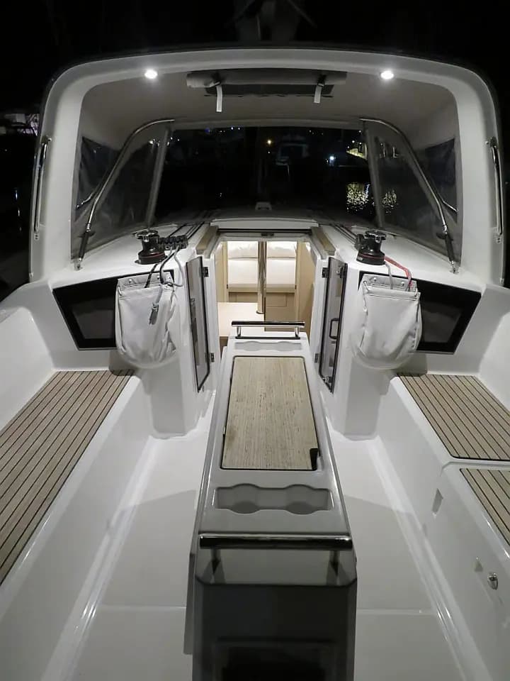 Oceanis 38 in Procida / Marina di Procida - Photo 4