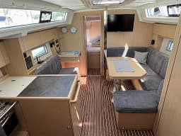Bavaria C38 in Trogir / ACI Marina Trogir thumbnail 2