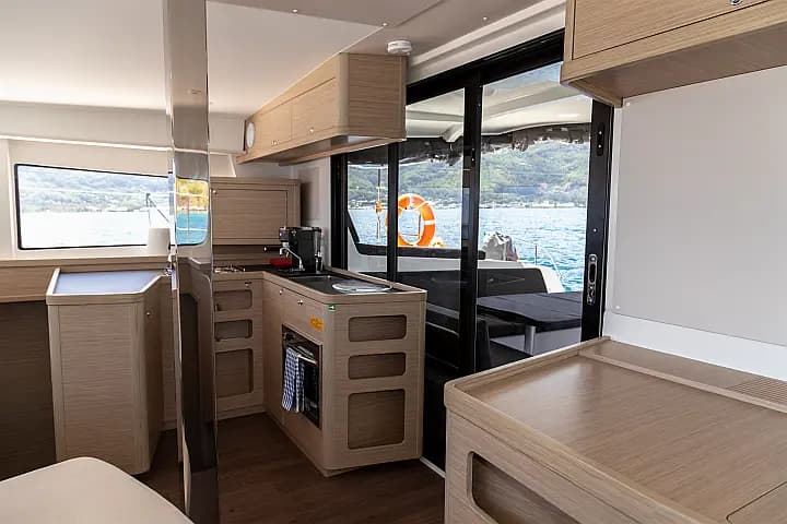 Lagoon 42 in Eden Island / Mahe, Victoria / Eden Island Marina - Photo 5