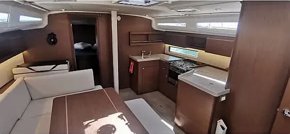 Oceanis 40.1 in Preveza Marina - Photo 3