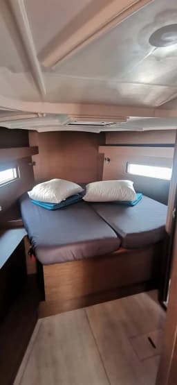 Oceanis 40.1 in Preveza Marina thumbnail 4