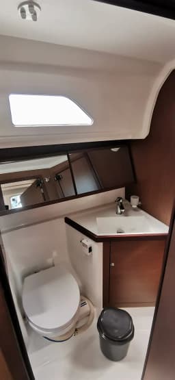 Oceanis 40.1 in Preveza Marina thumbnail 5