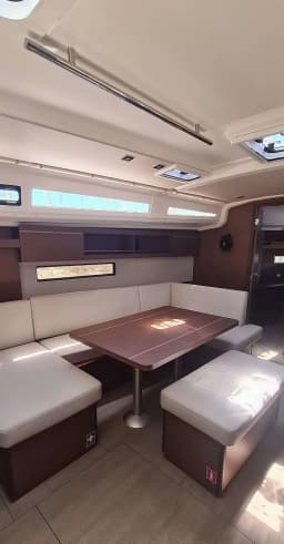 Oceanis 40.1 in Preveza Marina thumbnail 7