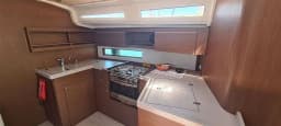 Oceanis 40.1 in Preveza Marina thumbnail 8
