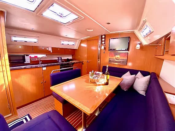 Bavaria Cruiser 40 in Fethiye / Ece Marina - Photo 3