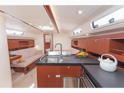 Hanse 385 in Lavrion Main Port thumbnail 2