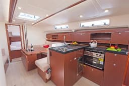 Hanse 385 in Lavrion Main Port thumbnail 20