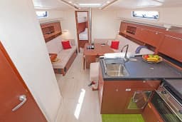 Hanse 385 in Lavrion Main Port thumbnail 9