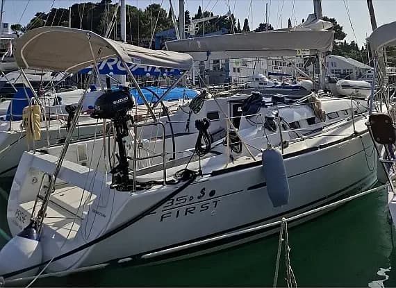 First 35 in Pula / Trget Port - Photo 1