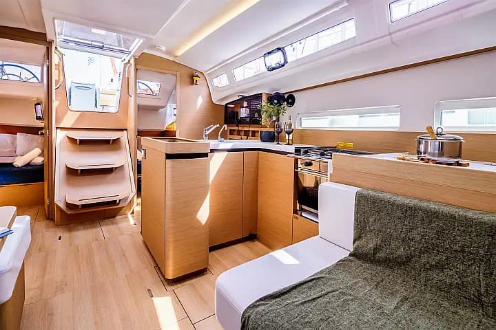 Sun Odyssey 410 in Nea Peramos - Attica / Nea Peramos - Photo 5
