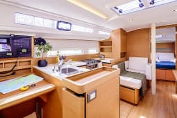 Sun Odyssey 410 in Nea Peramos - Attica / Nea Peramos thumbnail 9