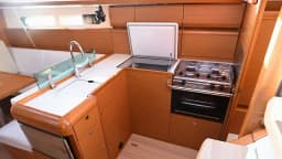 Sun Odyssey 419 in Volos / Port of Volos thumbnail 10