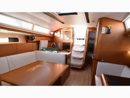 Sun Odyssey 419 in Volos / Port of Volos thumbnail 2