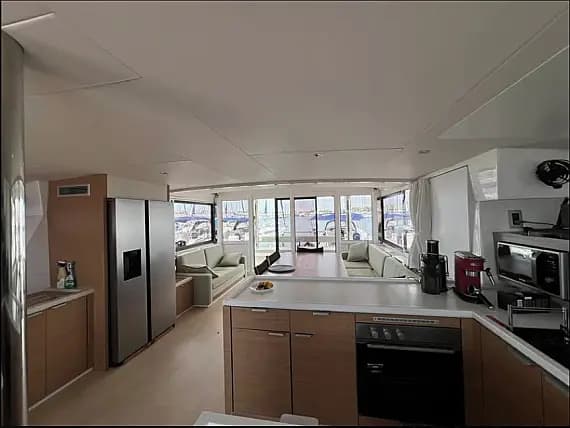 Bali 5.4 in Eden Island / Mahe, Victoria / Eden Island Marina - Photo 3
