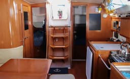 Oceanis 40 in Saint-Quay-Portrieux / Port d'Armor thumbnail 4