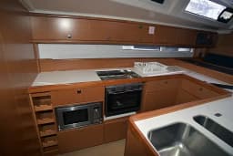 Bavaria Cruiser 56 in Kavala Marina thumbnail 18