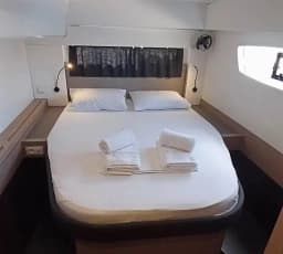 Astréa 42 in Sicily / Palermo / La Cala (Porto Palermo) thumbnail 2