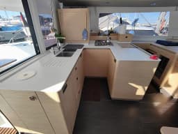 Astréa 42 in Sicily / Palermo / La Cala (Porto Palermo) thumbnail 8