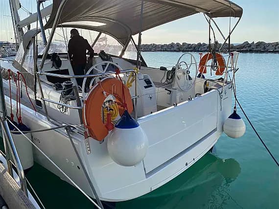 Sun Odyssey 410 in Lefkada / D-Marin Marina Lefkas - Photo 1