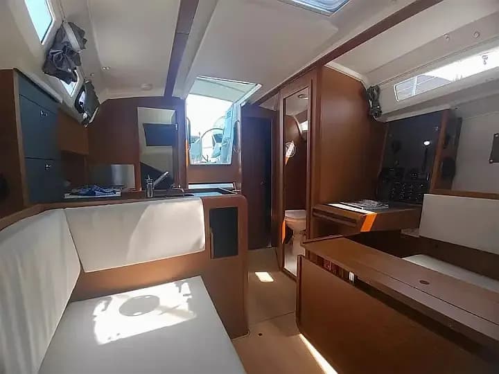Sun Odyssey 349 in Pula / Marina Polesana - Photo 2