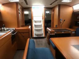Sun Odyssey 519 in Mallorca / Palma de Mallorca / La Lonja Marina Charter thumbnail 11
