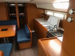Sun Odyssey 519 in Mallorca / Palma de Mallorca / La Lonja Marina Charter thumbnail 12