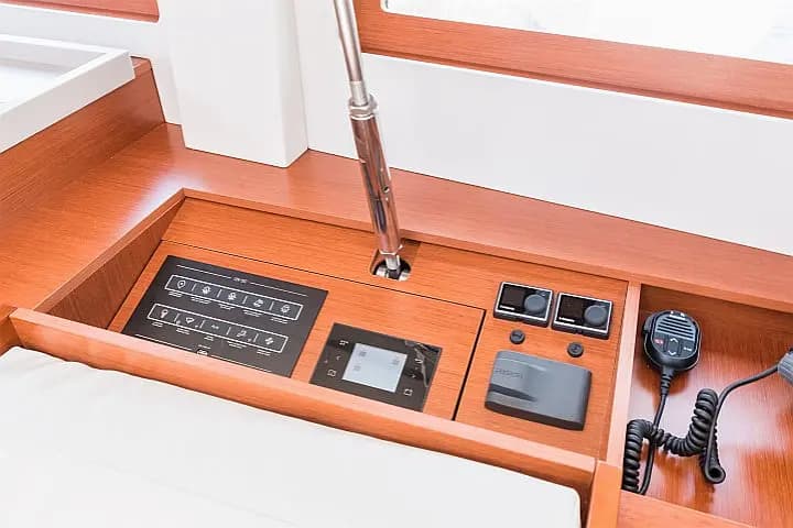 Oceanis 51.1 in Trogir / ACI Marina Trogir - Photo 4