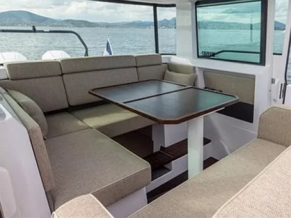 Axopar 37 XC Cross Cabin in Athens / Alimos Marina - Photo 3