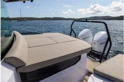 Axopar 37 XC Cross Cabin in Athens / Alimos Marina thumbnail 9
