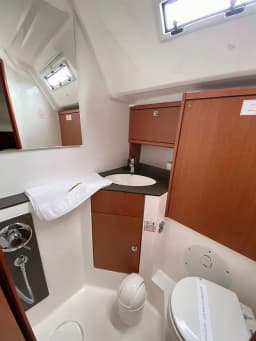 Bavaria Cruiser 46 in Trogir / ACI Marina Trogir thumbnail 12
